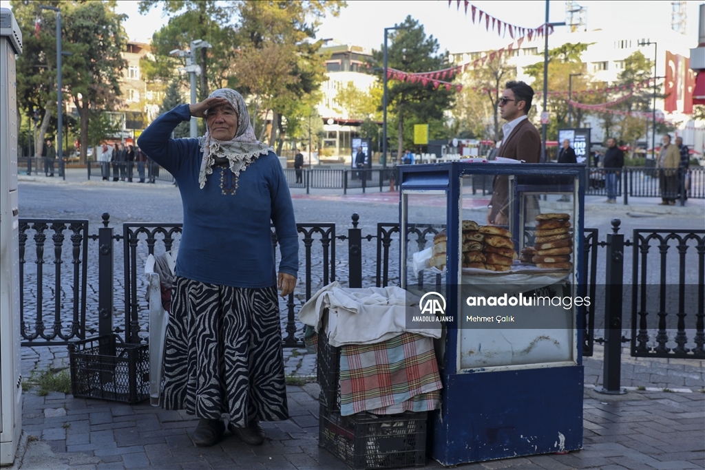 Büyük Önder Atatürk'ü anıyoruz