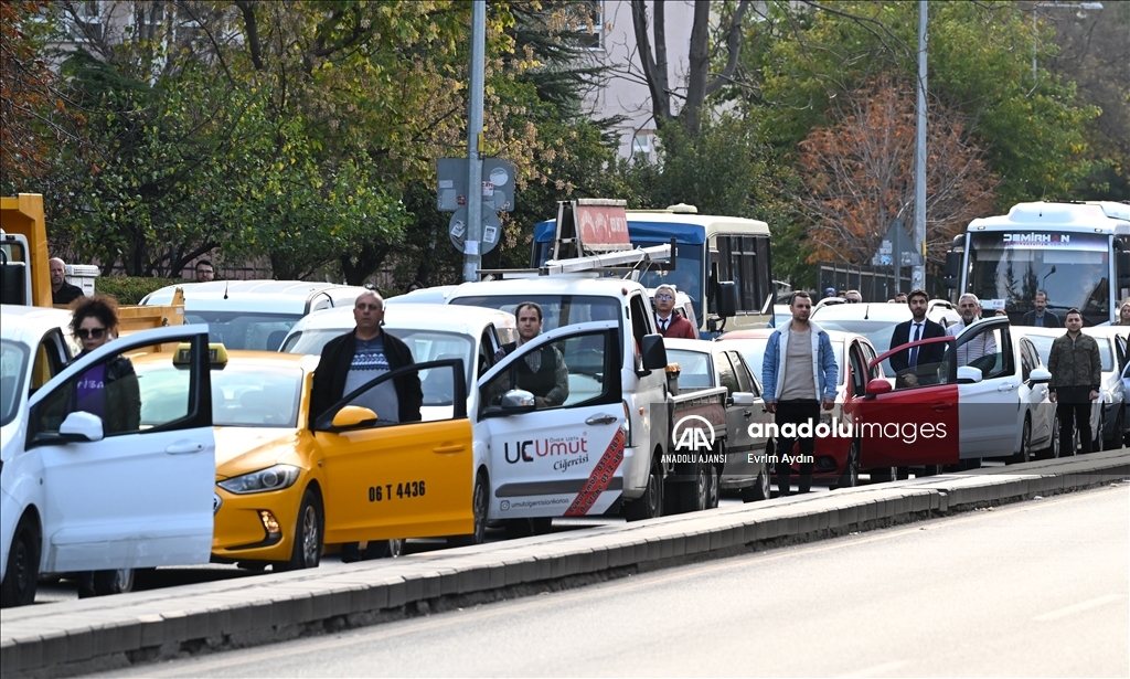 Büyük Önder Atatürk'ü anıyoruz