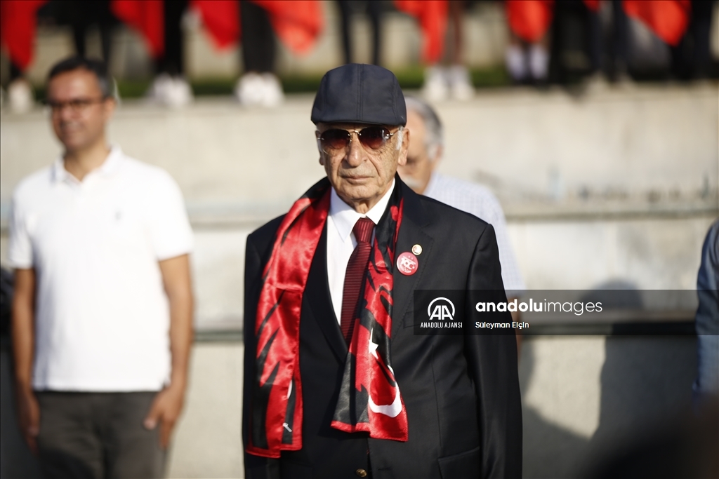 Büyük Önder Atatürk'ü anıyoruz
