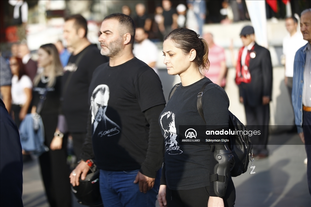 Büyük Önder Atatürk'ü anıyoruz