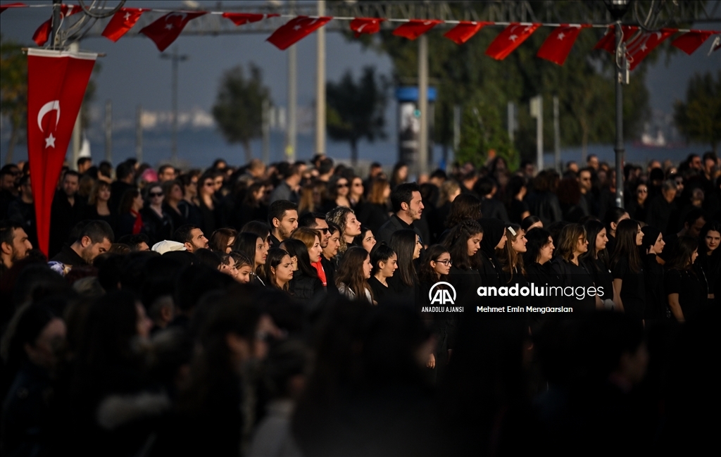 Büyük Önder Atatürk'ü anıyoruz