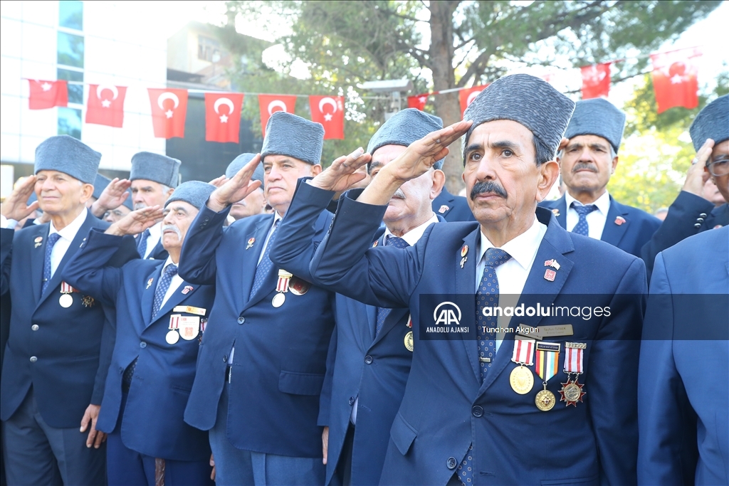 Büyük Önder Atatürk'ü anıyoruz