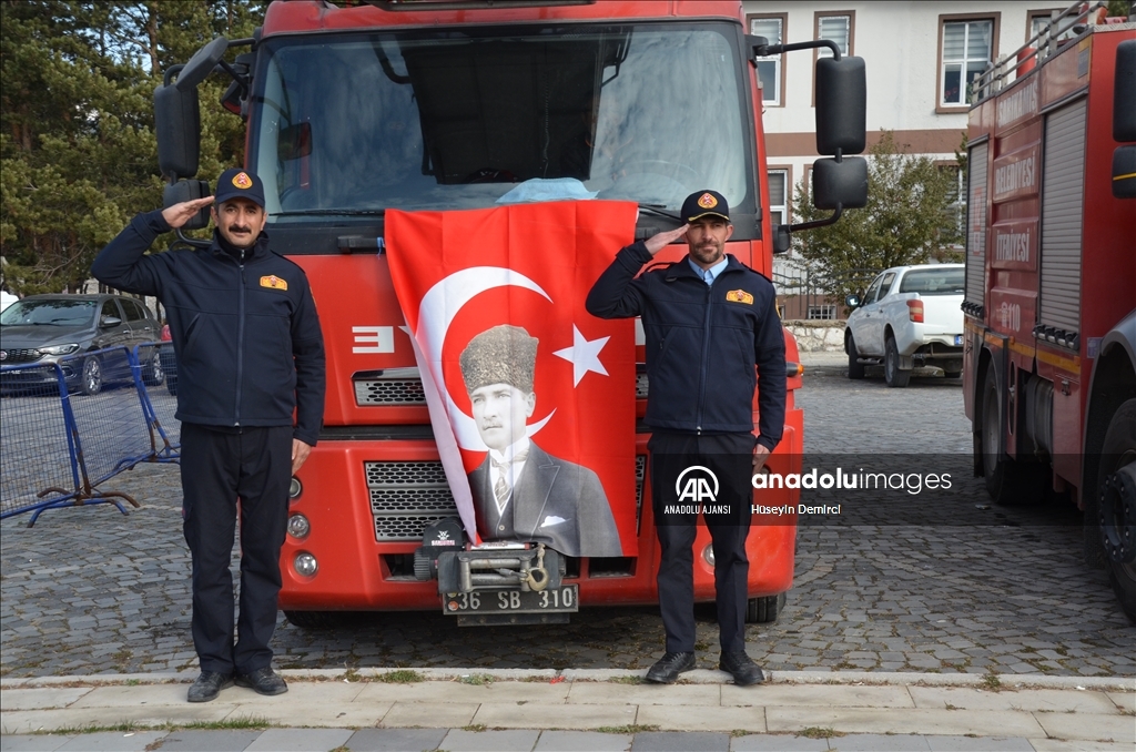 Büyük Önder Atatürk'ü anıyoruz