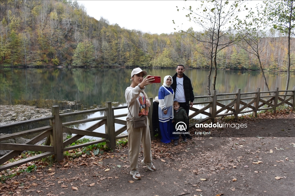 Doğa turizminin öne çıkan mekanlarından Ulugöl'ü 300 bin kişi gezdi