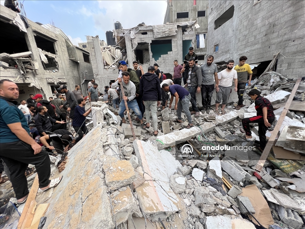 İsrail'in Gazze Şeridi'ne saldırıları 39'uncu gününde de şiddetlenerek devam ediyor