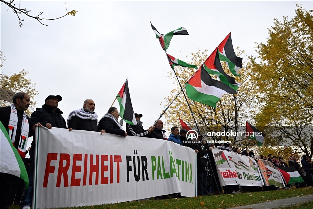 Almanya’nın başkenti Berlin’de Filistin’e destek gösterisi düzenledi