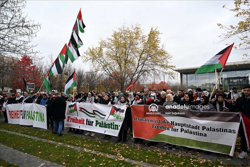 Almanya’nın başkenti Berlin’de Filistin’e destek gösterisi düzenledi