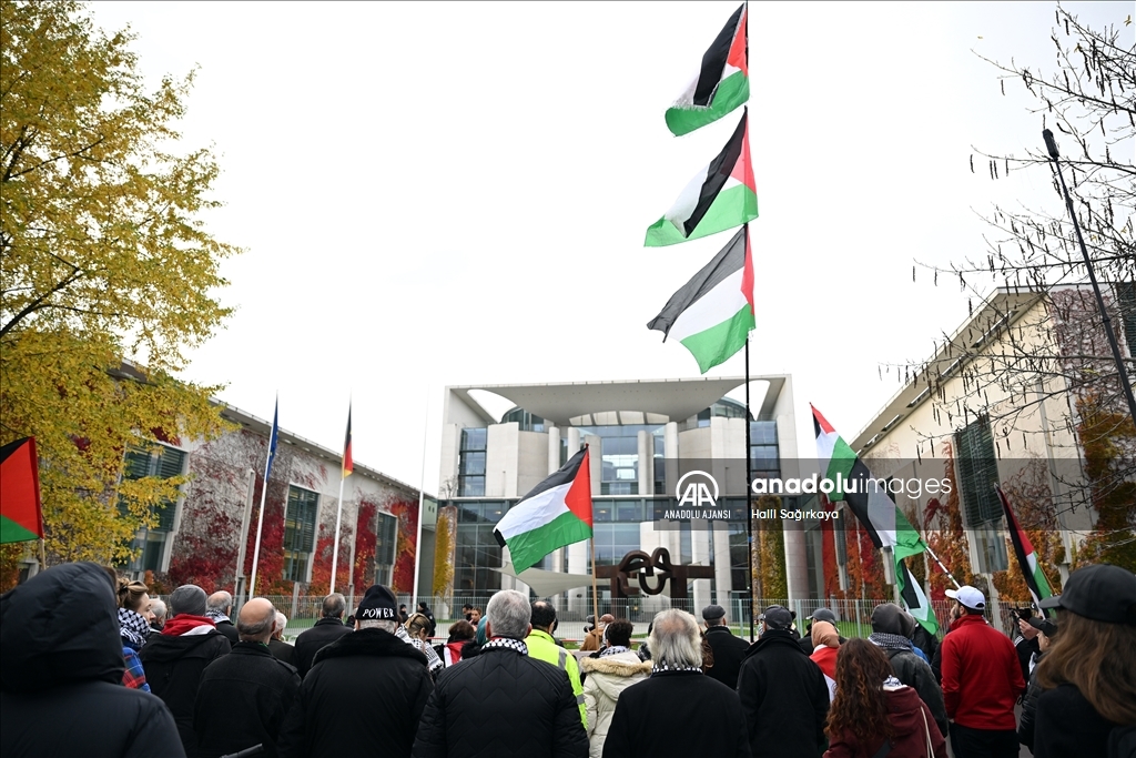Almanya’nın başkenti Berlin’de Filistin’e destek gösterisi düzenledi
