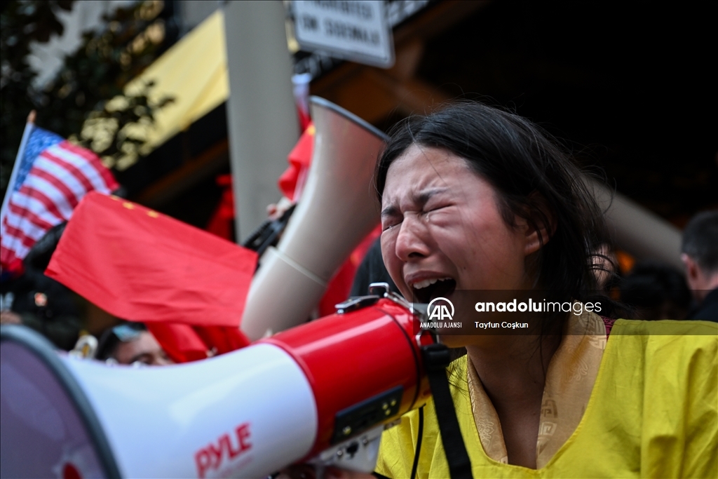 San Francisco'da Tibetli göstericiler ile Çin Devlet Başkanı Xi Jinping'in destekçileri arasında arbede yaşandı