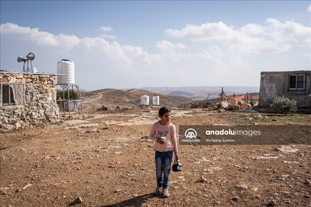 El Halil'e bağlı Um Fagarah köyündeki Filistinliler, endişe içinde