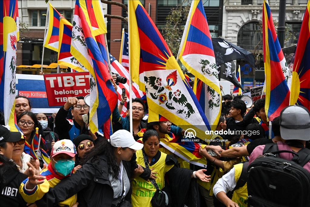 San Francisco'da Tibetli göstericiler, Çin Devlet Başkanı Xi Jinping'in destekçileriyle çatıştı