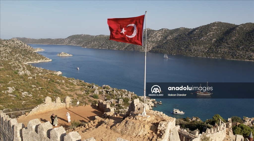 Kaleköy'ün tarihi ve doğal güzellikleri havadan görüntülendi