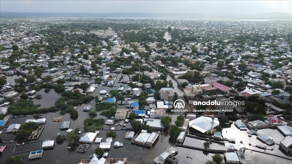 Somali'de nehir taşkını nedeniyle Beledweyne kenti sular altında kaldı