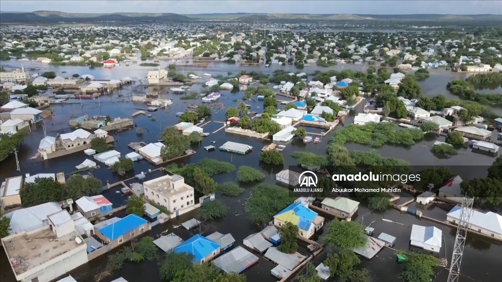 Somali'de nehir taşkını nedeniyle Beledweyne kenti sular altında kaldı