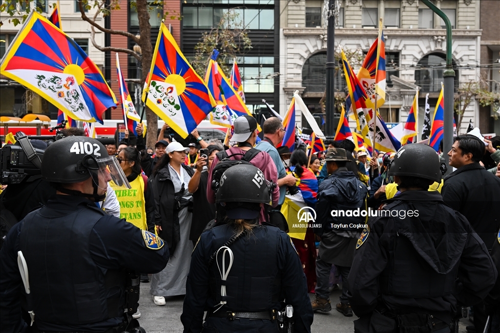 San Francisco'da Tibetli göstericiler, Çin Devlet Başkanı Xi Jinping'in destekçileriyle çatıştı