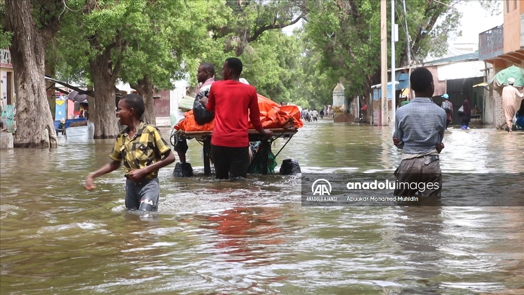 Somali'de nehir taşkını nedeniyle Beledweyne kenti sular altında kaldı