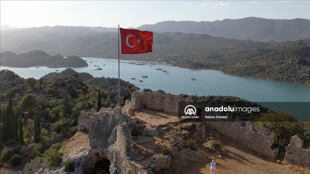 Kaleköy'ün tarihi ve doğal güzellikleri havadan görüntülendi