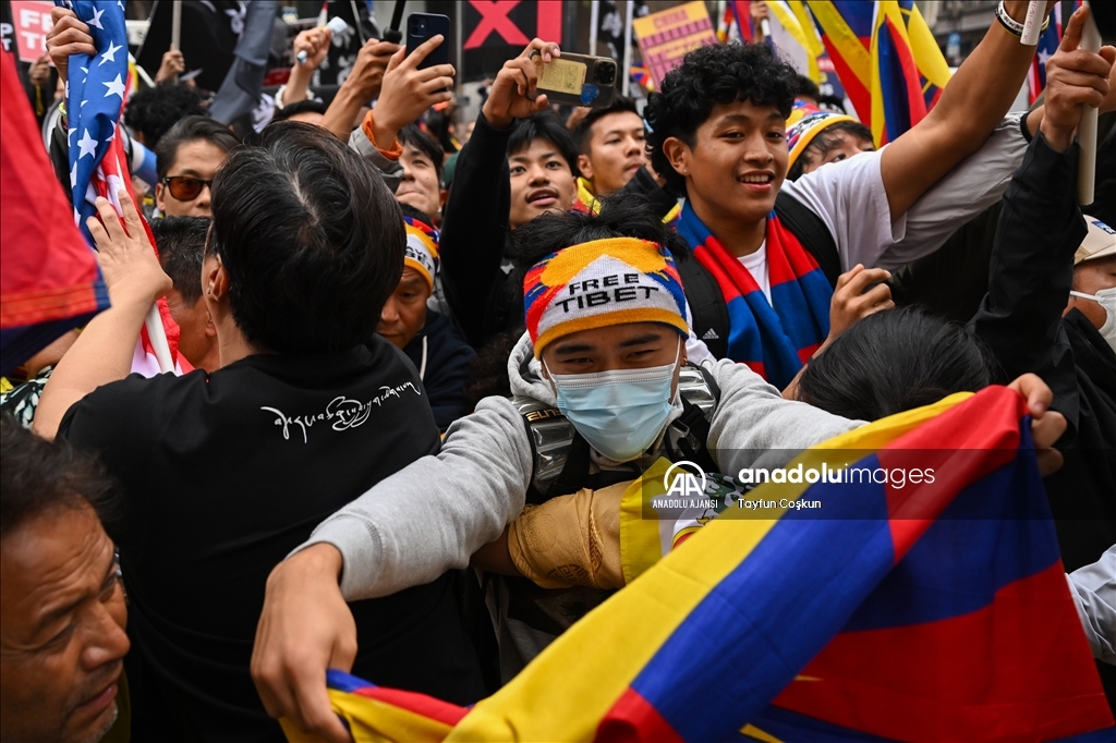 San Francisco'da Tibetli göstericiler, Çin Devlet Başkanı Xi Jinping'in destekçileriyle çatıştı