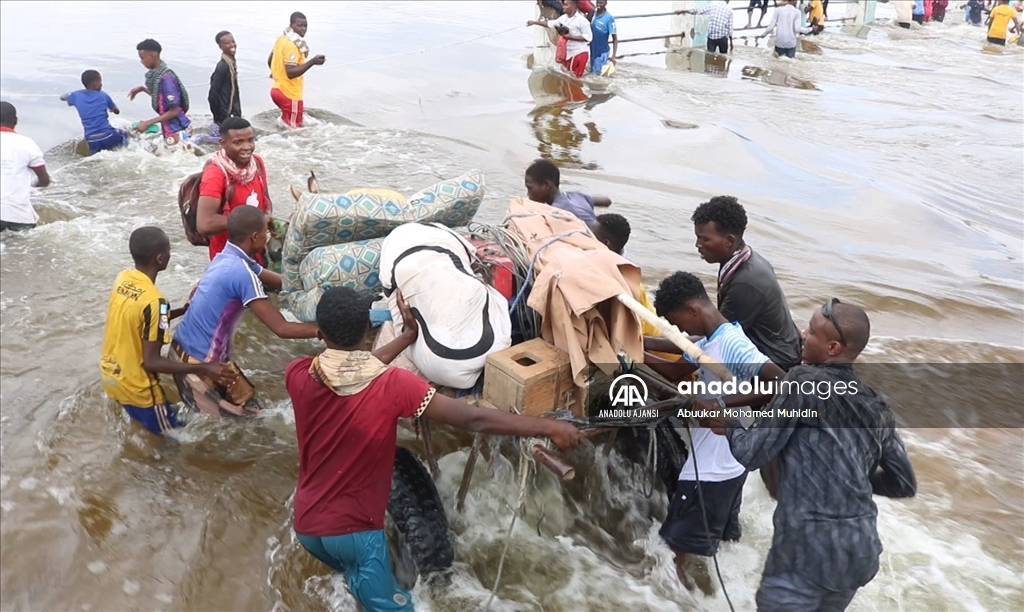 Somali'de nehir taşkını nedeniyle Beledweyne kenti sular altında kaldı