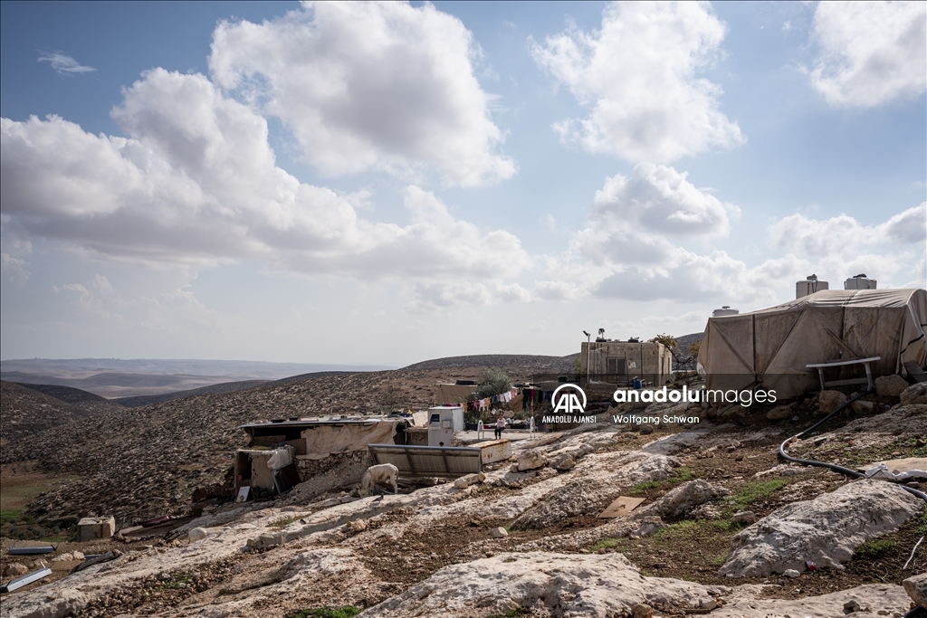 El Halil'e bağlı Um Fagarah köyündeki Filistinliler, endişe içinde