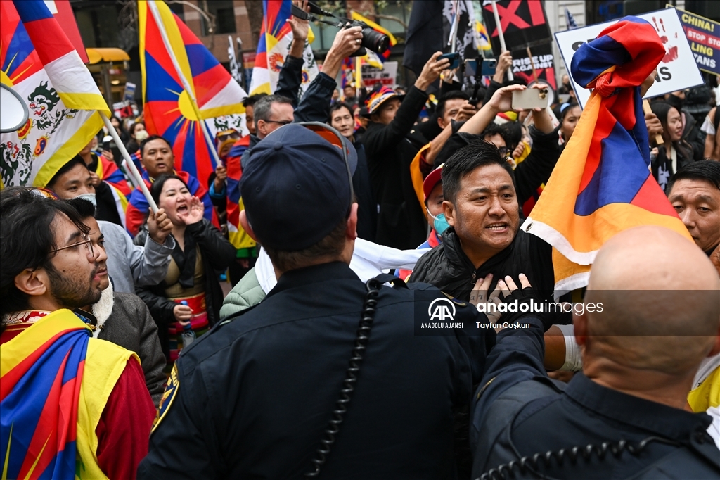 San Francisco'da Tibetli göstericiler, Çin Devlet Başkanı Xi Jinping'in destekçileriyle çatıştı