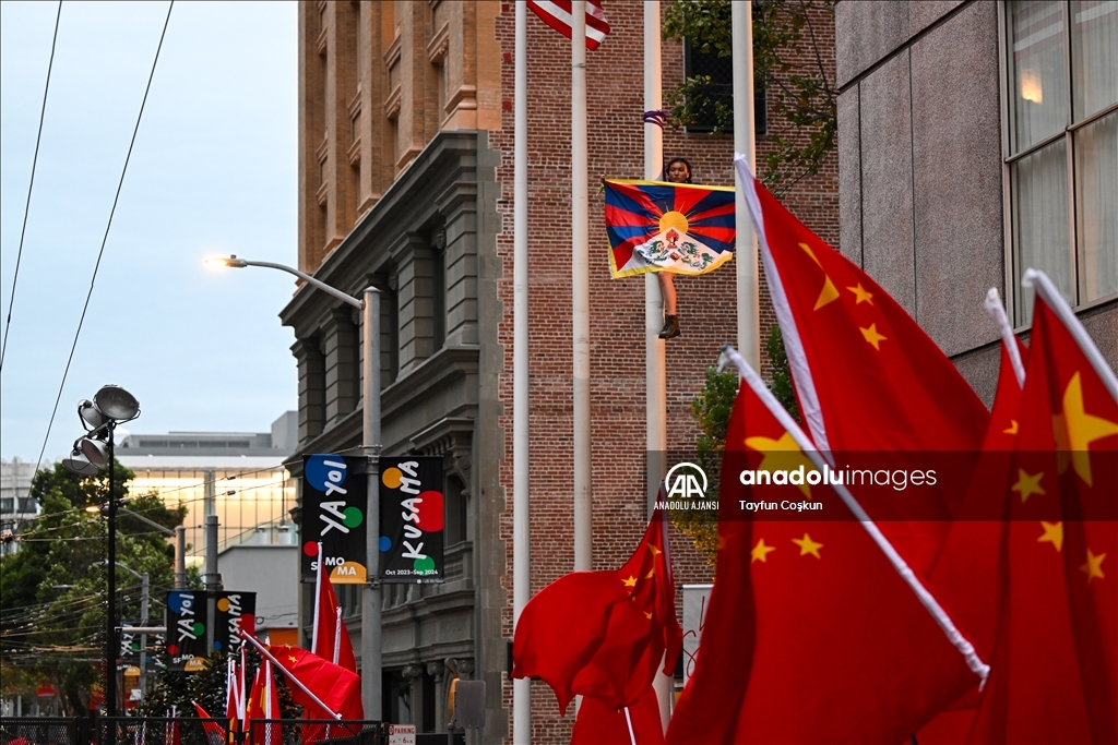 San Francisco'da Tibetli göstericiler ile Çin Devlet Başkanı Xi Jinping'in destekçileri arasında arbede yaşandı