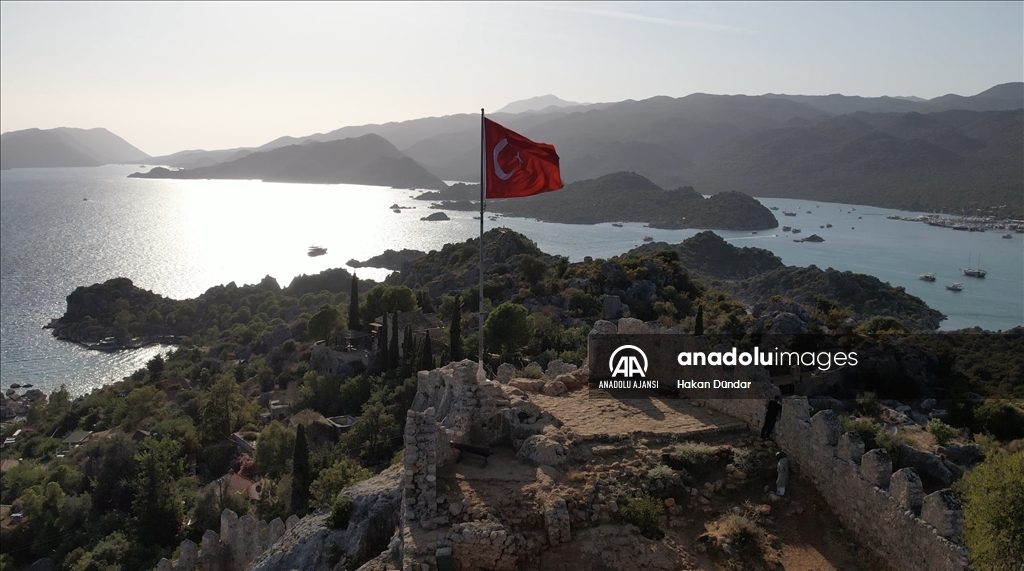 Kaleköy'ün tarihi ve doğal güzellikleri havadan görüntülendi