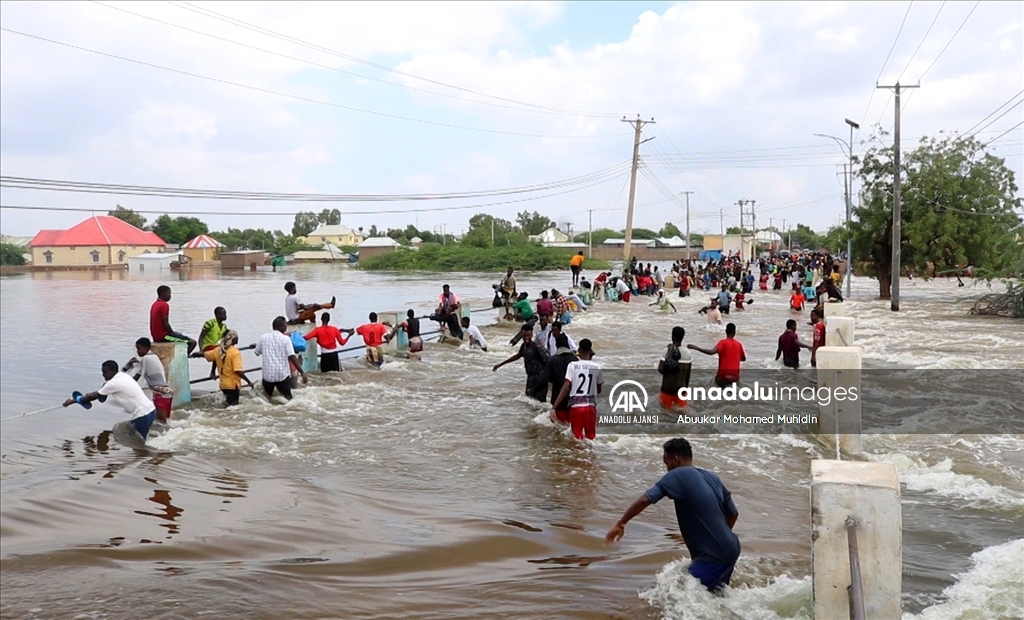 Somali'de nehir taşkını nedeniyle Beledweyne kenti sular altında kaldı