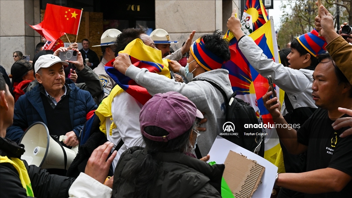 San Francisco'da Tibetli göstericiler, Çin Devlet Başkanı Xi Jinping'in destekçileriyle çatıştı