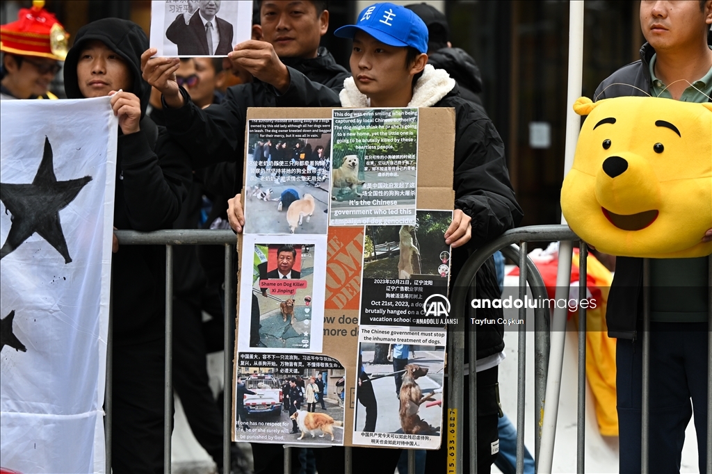 San Francisco'da Tibetli göstericiler ile Çin Devlet Başkanı Xi Jinping'in destekçileri arasında arbede yaşandı