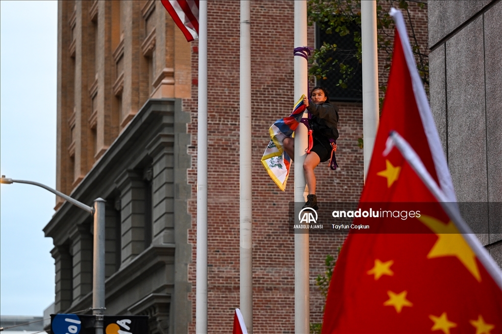 San Francisco'da Tibetli göstericiler ile Çin Devlet Başkanı Xi Jinping'in destekçileri arasında arbede yaşandı