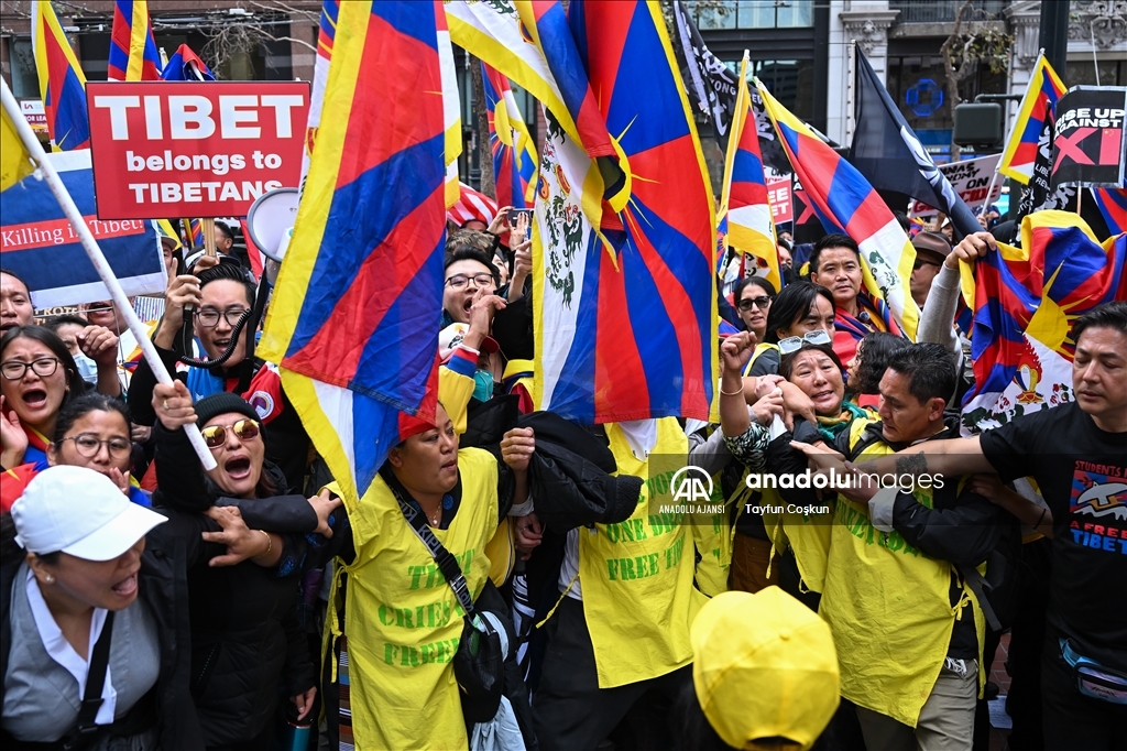 San Francisco'da Tibetli göstericiler, Çin Devlet Başkanı Xi Jinping'in destekçileriyle çatıştı