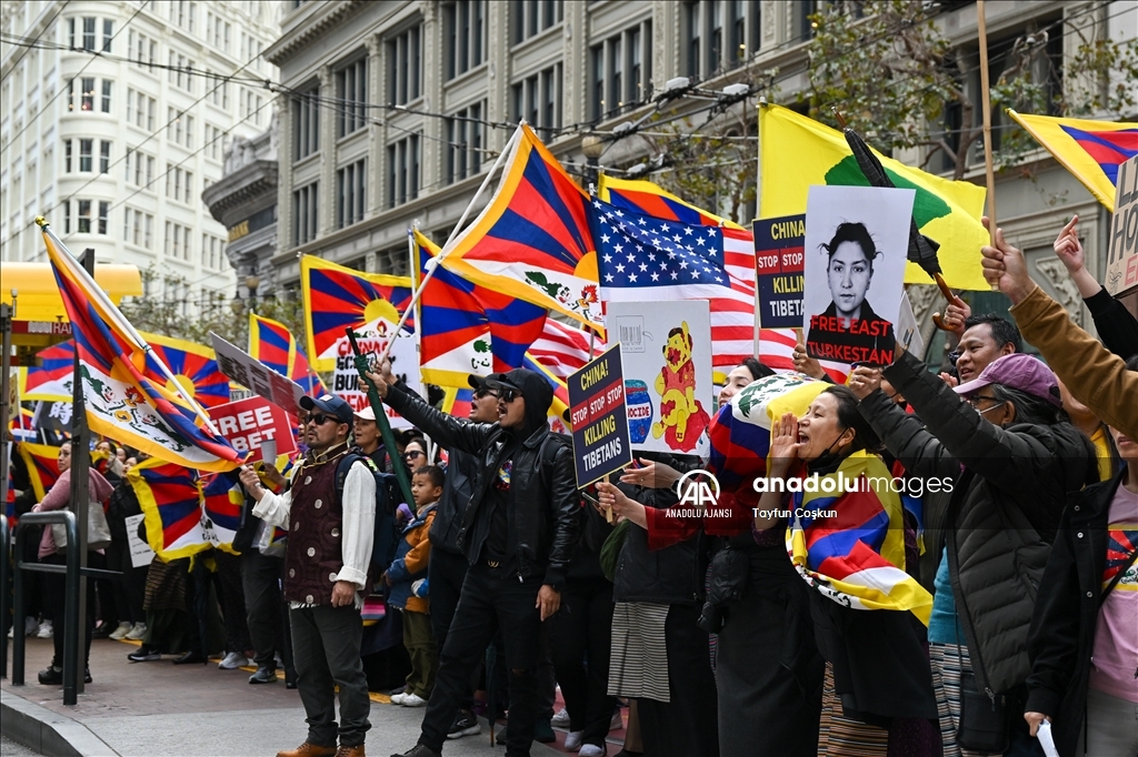 San Francisco'da Tibetli göstericiler, Çin Devlet Başkanı Xi Jinping'in destekçileriyle çatıştı