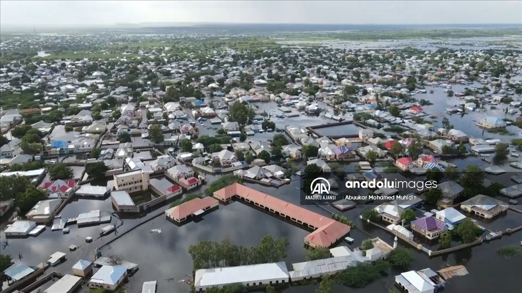 Somali'de nehir taşkını nedeniyle Beledweyne kenti sular altında kaldı