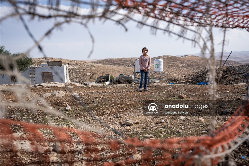 El Halil'e bağlı Um Fagarah köyündeki Filistinliler, endişe içinde