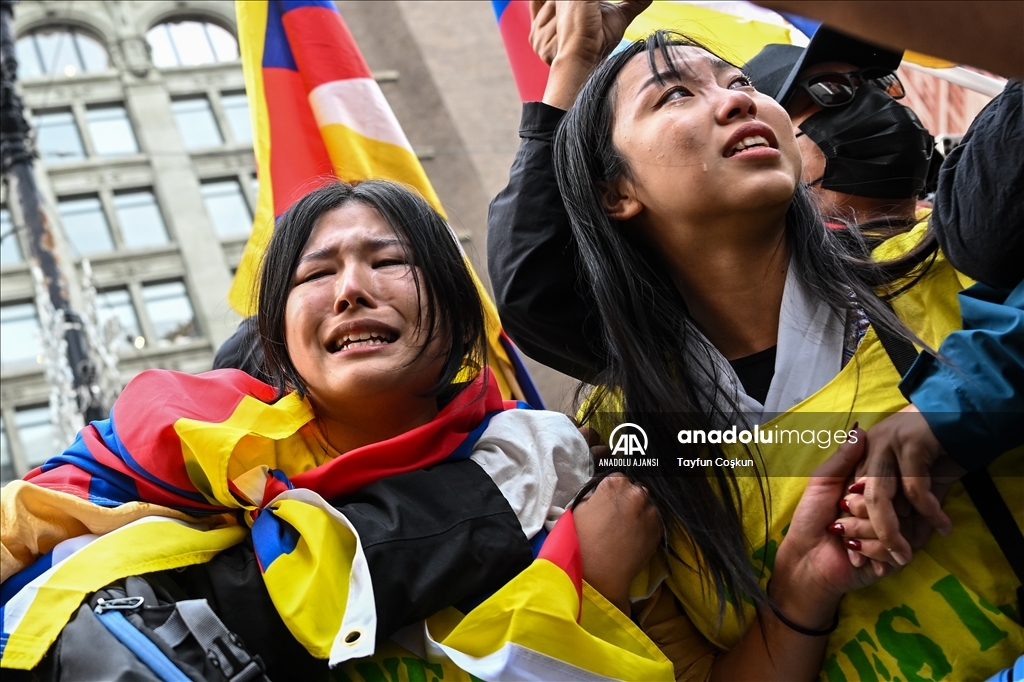 San Francisco'da Tibetli göstericiler, Çin Devlet Başkanı Xi Jinping'in destekçileriyle çatıştı