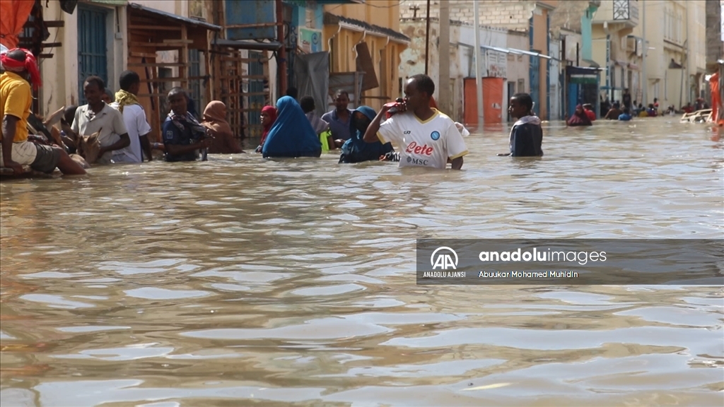 Somali'de nehir taşkını nedeniyle Beledweyne kenti sular altında kaldı