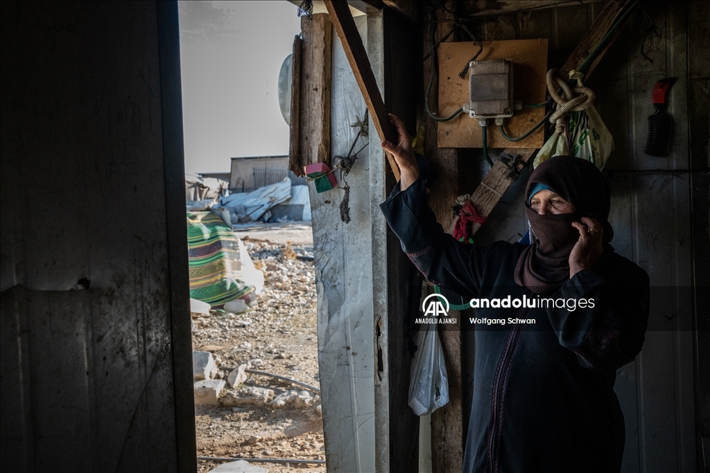 El Halil'e bağlı Umm-ul Hayr köyündeki Filistinliler, endişe içinde