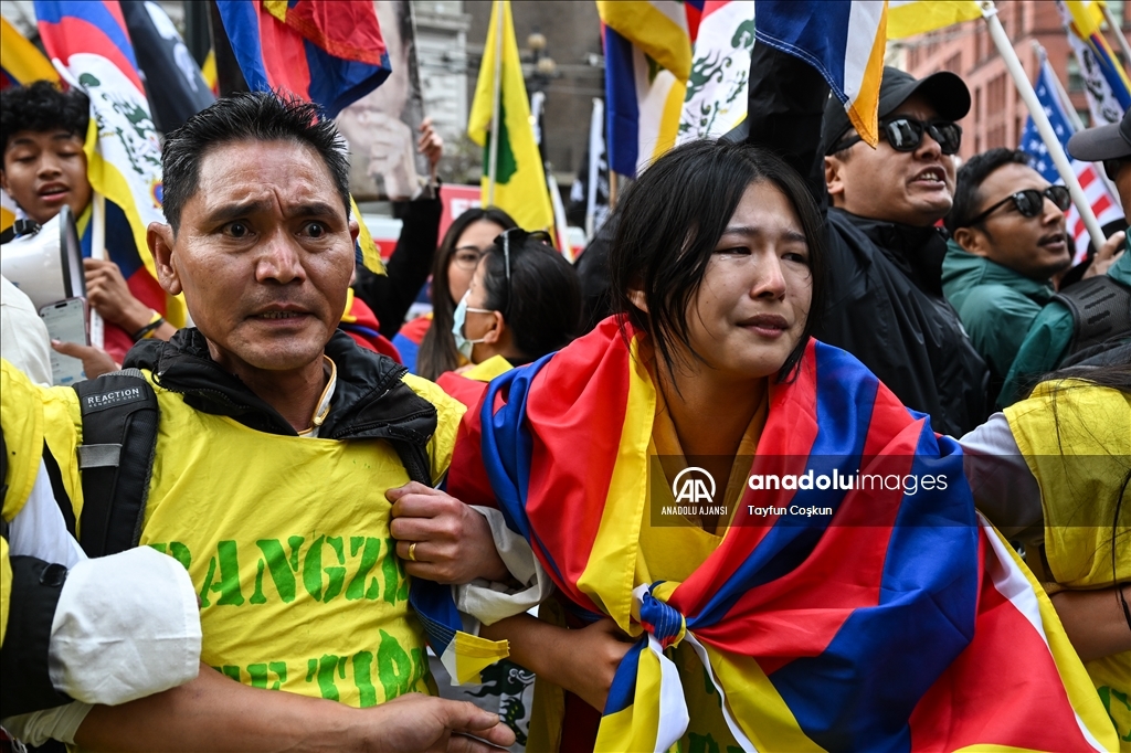 San Francisco'da Tibetli göstericiler, Çin Devlet Başkanı Xi Jinping'in destekçileriyle çatıştı