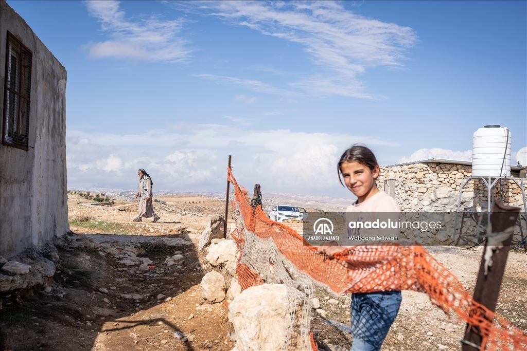 El Halil'e bağlı Um Fagarah köyündeki Filistinliler, endişe içinde