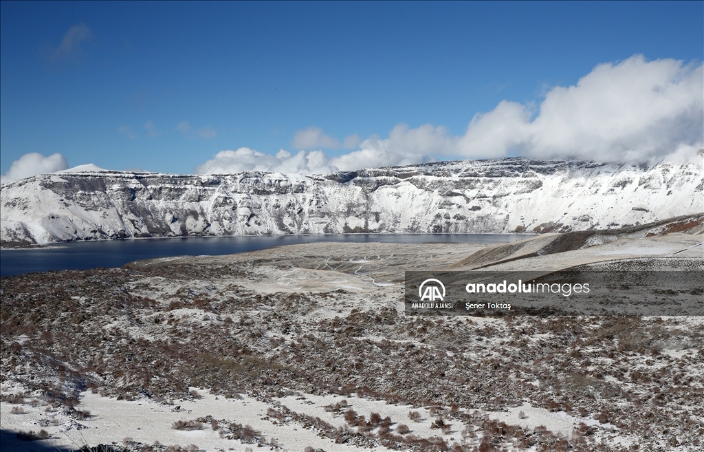 Nemrut Dağı ile yüksek kesimler karla kaplandı