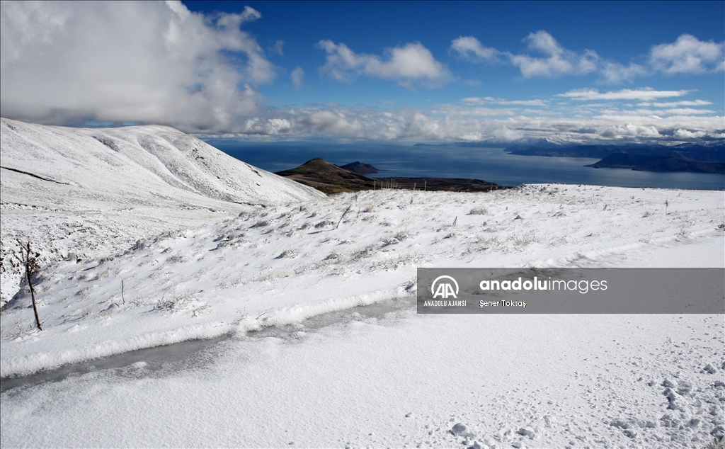Nemrut Dağı ile yüksek kesimler karla kaplandı