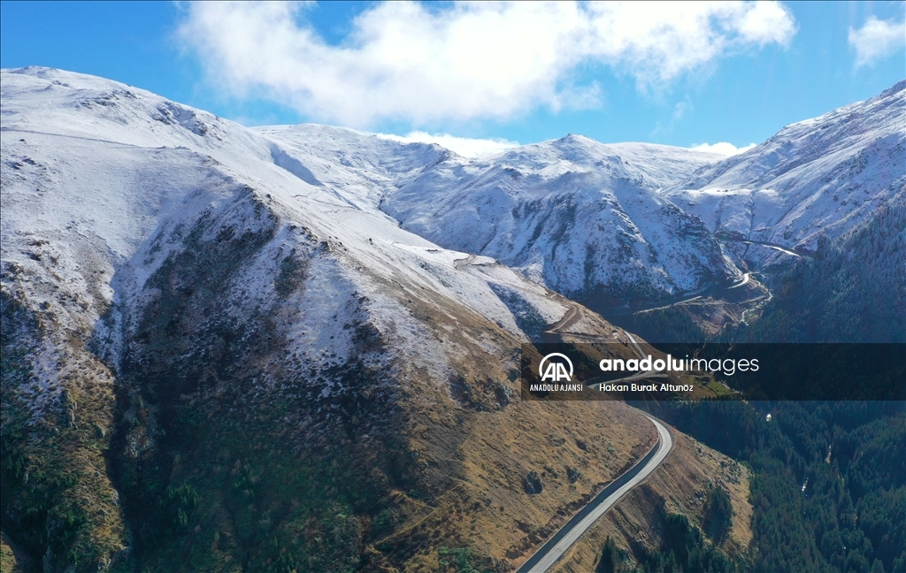 Trabzon'un yüksek kesimlerinde kar etkili oldu