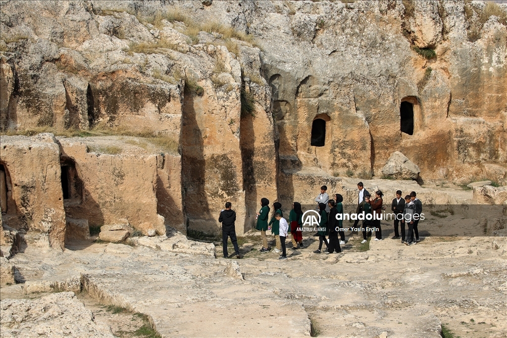 Doğu'daki mağaralar geçmişe yolculuk için ziyaretçilerini bekliyor