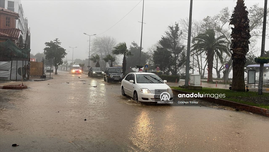 Zonguldak'ta fırtına etkili oldu