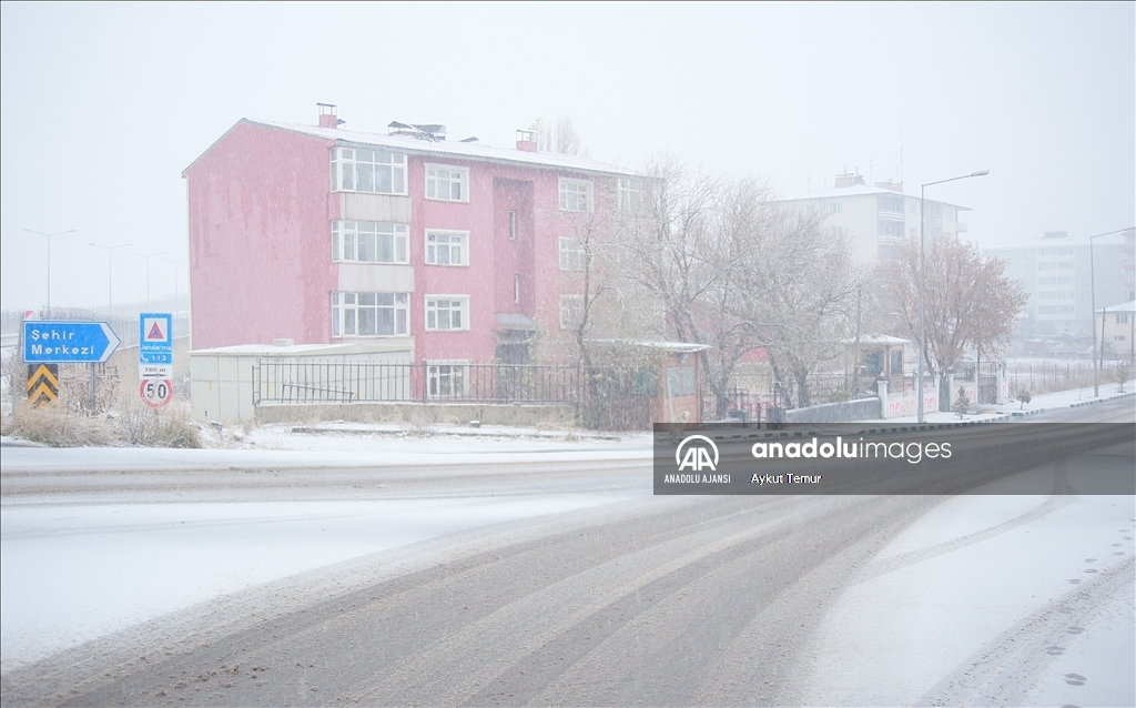 Ardahan'da kar ve soğuk hava etkili oluyor