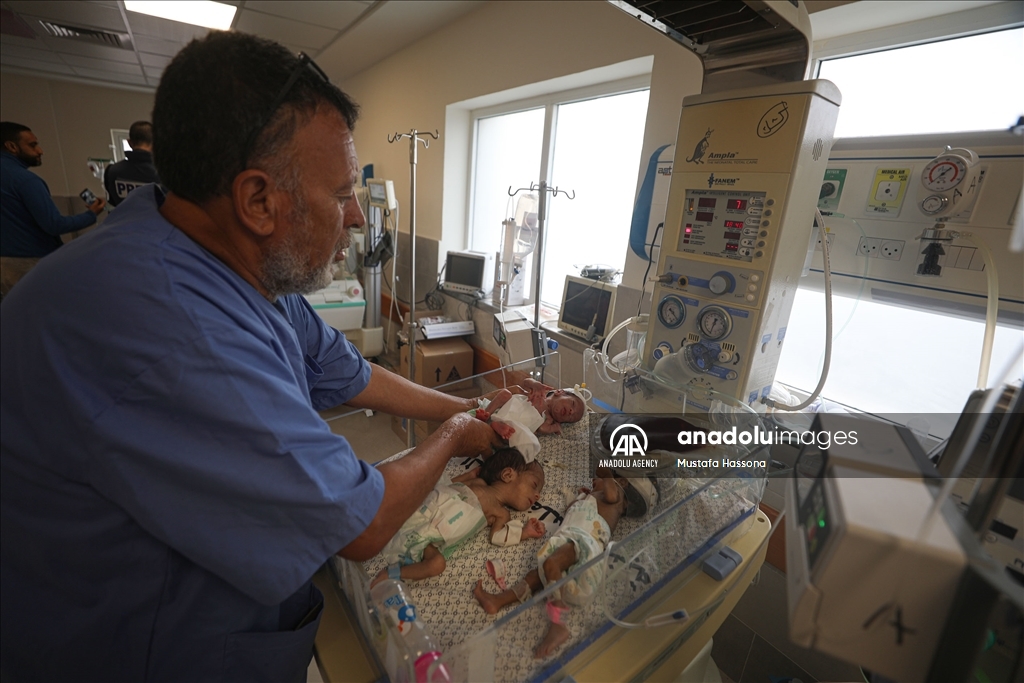 28 premature babies transferred from Emirati Hospital in Gaza to Rafah crossing to be hospitalized in Egypt