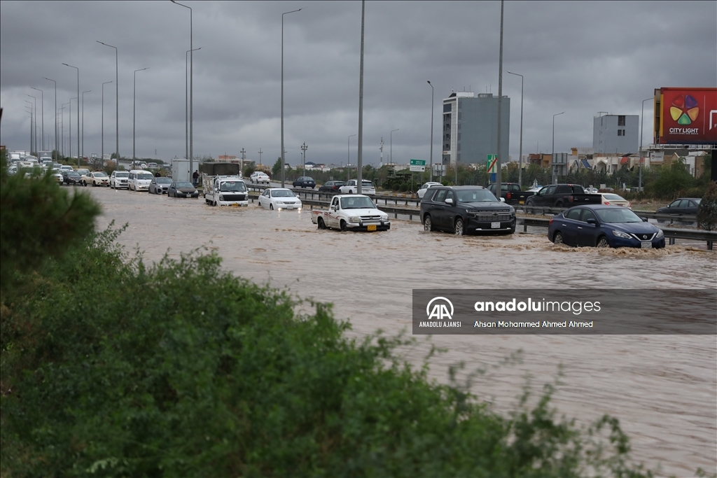 Irak'ta sağanak yağış taşkına neden oldu