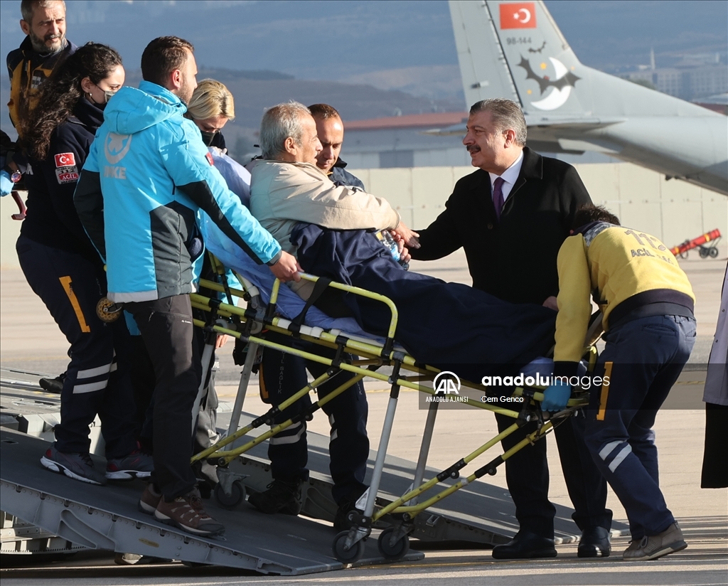 Gazzeli hastaları taşıyan Milli Savunma Bakanlığına ait uçak Ankara'ya indi 