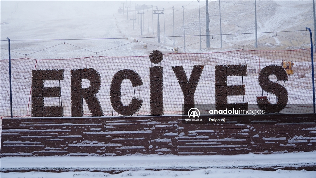Erciyes ve Yozgat'ta kar yağışı etkili oluyor